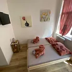 Garsoniera - Centrum U Jiraskova Namesti Apartament *
