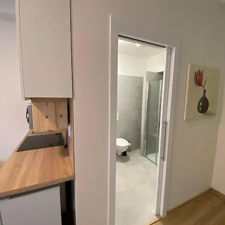 Garsoniéra Centr, Na Hradbách 118 *
