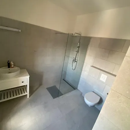 Garsoniéra Centr, Na Hradbách 118