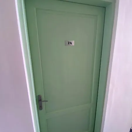 Garsoniéra Centr, Na Hradbách 118