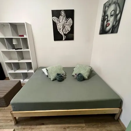 Apartmán Garsoniéra Centr, Na Hradbách 118 *